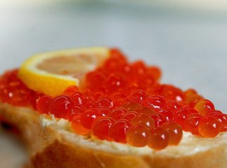 На вигляд буде схожа на справжню: як приготувати «червону ікру» на свята вдома