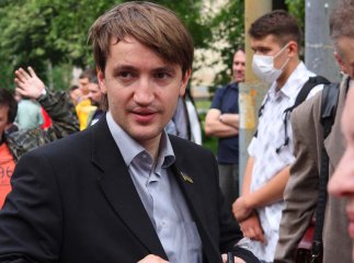 Впливати на українських політиків можна не лише на виборах