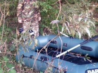 На Виноградівщині прикордонники затримали трьох контрабандистів з човном