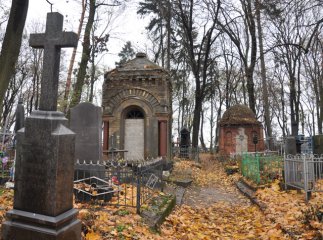 Психічно хворий чоловік вчинив вандалізм на кладовищі