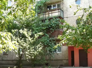 Народилася в сорочці: на Закарпатті з вікна багатоповерхівки випала дворічна дитина