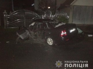 Після зіткнення автомобіль перекинувся на дах: вночі трапилась смертельна аварія