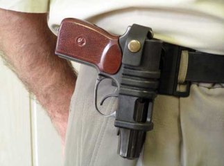 П’яний мукачівець налякав відвідувачів піцерії власною зброєю