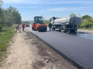 Як ремонтують одну з найзавантаженіших доріг Закарпаття