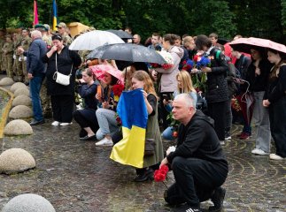 Загинув на полі бою: Закарпаття попрощалось із полеглим Героєм