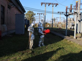 У Виноградові на території підстанції рятувальник провели тактичні навчання
