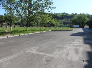 В Мукачеві показали внутрішньоквартальний проїзд, відремонтований за півмільйона гривень