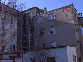 Грибок на стінах та таргани в палатах: закарпатці обурені станом лікарні