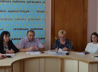 Тячівські чиновники провели нараду з питань прав дітей