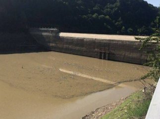 Почалися роботи з очищення від сміття Вільшанського водосховища