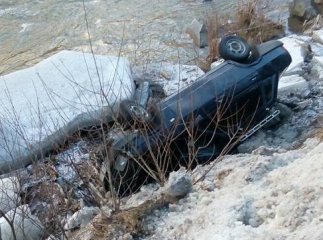 На Рахівщині за 20 хвилин стались дві ДТП: автівки впали з урвища над Тисою