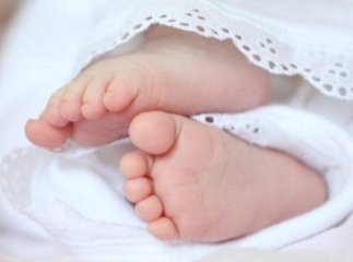 Маленьку мукачівку, яка втратила рідних, влаштували до будинку дитини