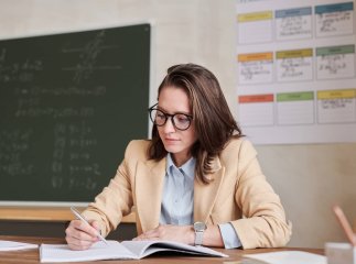 Міністерство поки не знає, чи далі доплачуватимуть вчителям 2000 гривень