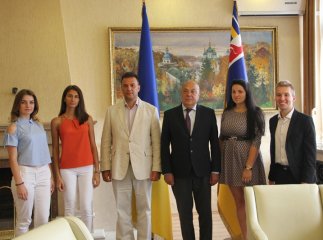 На Закарпатті нагородили випускників, які набрали максимальні 200 балів на ЗНО