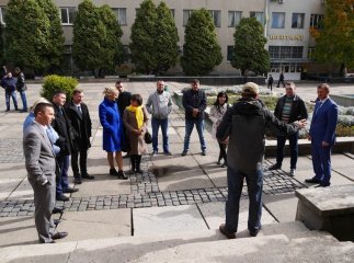 Для ужгородських чиновників влаштували екскурсію чехословацьким кварталом міста