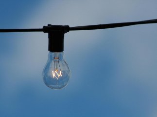 Графік відключення електроенергії на 23 грудня: в яких чергах не буде світла