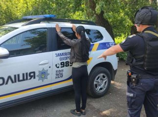 Поліцейські охорони Закарпаття затримали жінку, яка вкрала товар з магазину