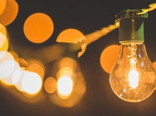Що можна використати для освітлення будинку замість свічок