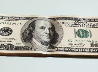 Такі долари на обмін не приймуть, а відправлять на спецпроцедуру: які банкноти в списку