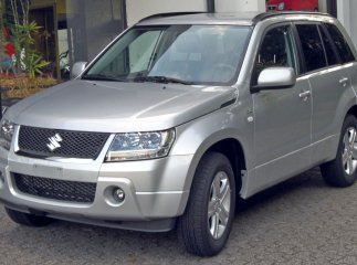 У Мукачеві по вулиці Росвигівській пограбували автомобіль Suzuki Grand Vitara