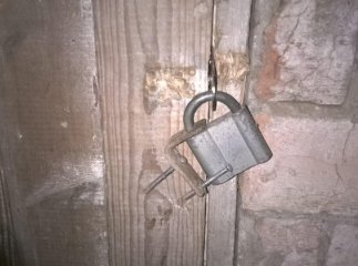 Ужгородські поліцейські затримали на гарячому зловмисника, який грабував підвали