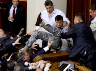 Верховна Рада планує почати процедуру скорочення числа депутатів до 300