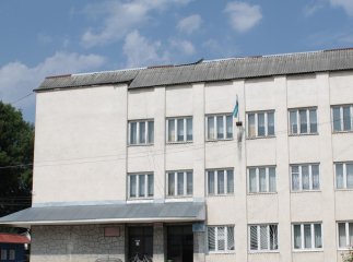 Що відомо про депутата, який підірвав гранати у сільській раді