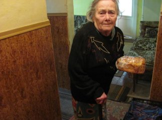 Малозабезпечені, одинокі та хворі мешканці Рахівщини і Тячівщини отримали паски