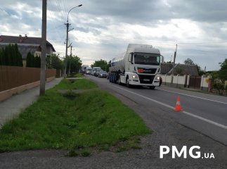 У селі Ракошино ремонтують трасу Київ-Чоп
