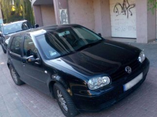 В Ужгороді евакуювали іномарку, яка перешкоджала в’їзду в гараж