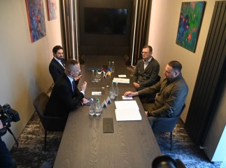 В Ужгороді проходить зустріч Кулеби та Єрмака з Петером Сіярто