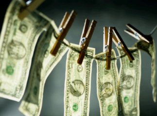 21-річний мукачівець напідпитку розгулював по місту з підробленими доларами та марихуаною 