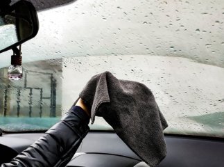 Взимку запотіває скло в машині: є спосіб, як позбутись цього Взимку запотіває скло в машині: є спосіб, як позбутись цього