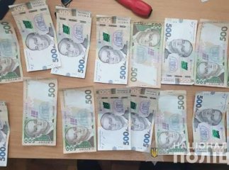 У Мукачеві жінка під час повітряної тривоги вкрала від переселенки всі гроші