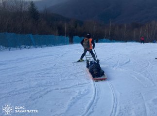Рятувальники надали допомогу лижнику, який травмувався на Красії