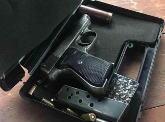 Викинув з вікна третього поверху: чоловік намагався позбутися знайденої в нього зброї