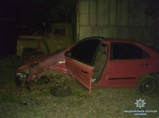 Нічна ДТП: машина врізалася в опору моста