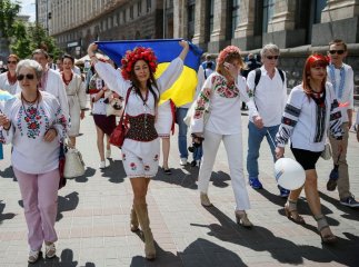 Може бути два варіанти: як українською правильно сказати «вишиванка»