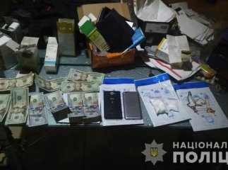 Поліцейські проводять обшуки за місцем проживання фігурантів наркозлочинів у Хусті