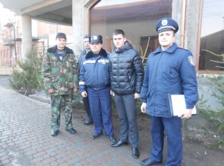 У Мукачеві міліціонери зловили 18-річного хлопця, який торгував "лівими" ялинками