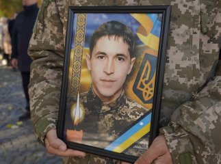 В Ужгороді поховали 35-річного захисника, який загинув на Донеччині В Ужгороді поховали 35-річного захисника, який загинув на Донеччині
