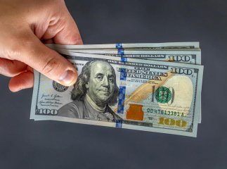 Під тиском нафти: скільки коштуватимуть 100 доларів цього тижня