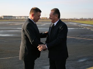 Міністр оборони України Павло Лебедєв зустрівся з керівником області Олександром Ледидою