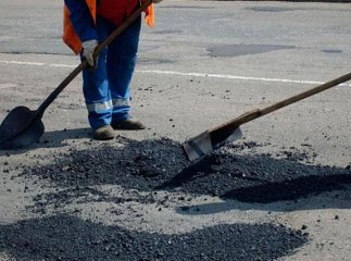 В області почали робити ямковий ремонт на трасі "Київ-Чоп"