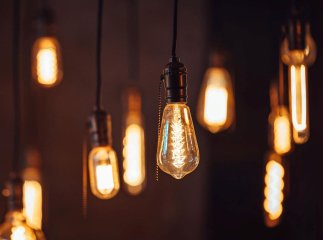 Коли на Закарпатті не буде світла 2 грудня: графік відключень на вівторок