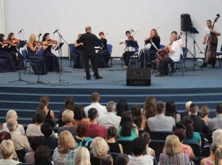 Маріупольський "Ренесанс" виступив перед мукачівською публікою