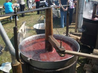 По бездоріжжю Закарпаття до унікальних сіл: "Путівник Сніданку" продовжує мандрівку (ВІДЕО)