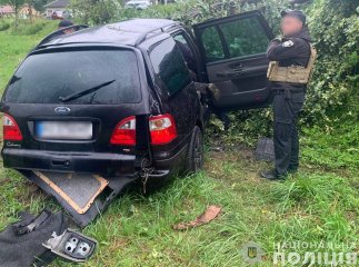 Водій помер, пасажири віком 16 та 18 років — у лікарні: подробиці жахливої ДТП на Закарпатті Водій помер, пасажири віком 16 та 18 років — у лікарні: подробиці жахливої ДТП на Закарпатті