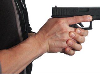 ЗМІ та соцмережі "гудуть" про голівудське пограбування: на трасі невідомі "бомбанули" валютників