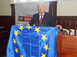 Громадська рада у Мукачеві висловилася за відставку Президента України, Кабінету Міністрів та розпуск Верховної Ради України (ФОТО)